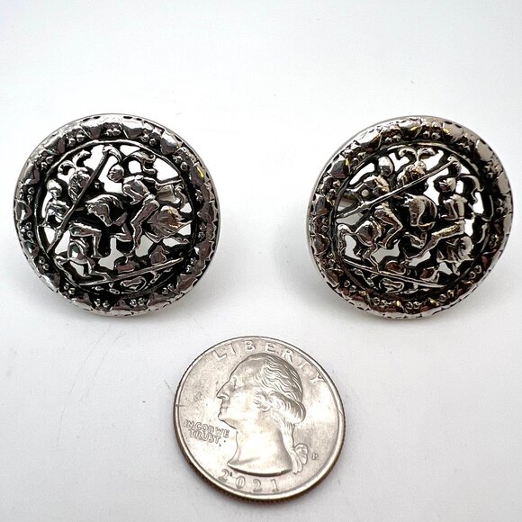 Medieval Renaissance Scene Cuff Links - Picture 4 of 5